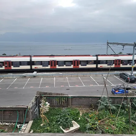 شقة Loft Duplex A Entre Vignes Et Vue Sur Le Leman غراندفو